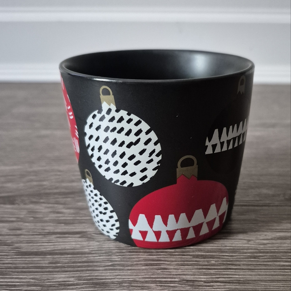 Starbucks Black Mug with Red and White Ornament Design 14 Oz - Picture 3 of 6
